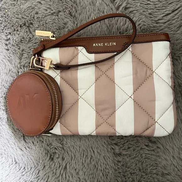 Women’s Anne Klein Beige 2-Pieces Wristlet With Coins Case NWOT - Picture 1 of 13